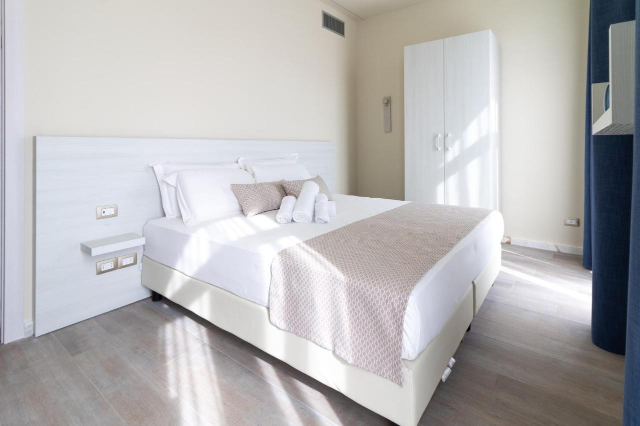Doride Suites Boutique Hotel Marina Di Carrara Buitenkant foto