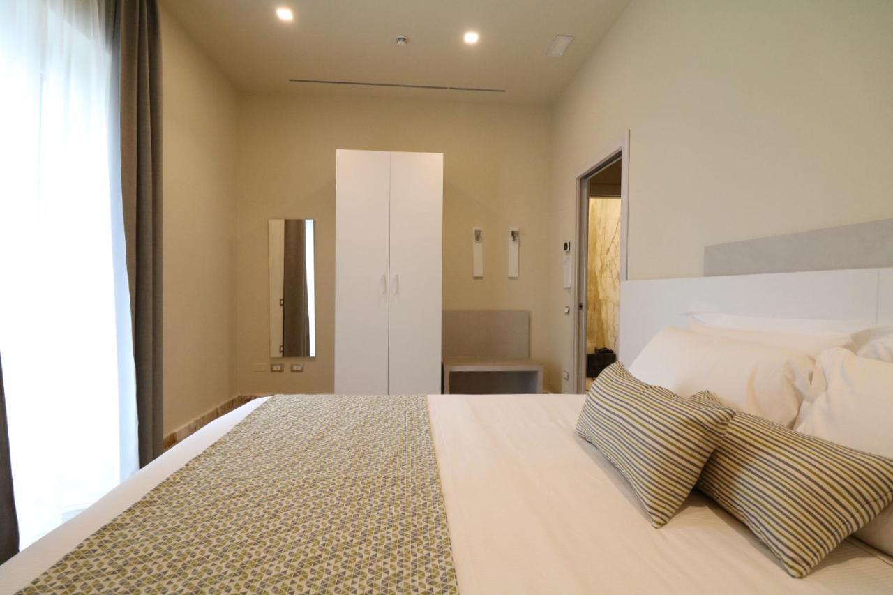 Doride Suites Boutique Hotel Marina Di Carrara Buitenkant foto