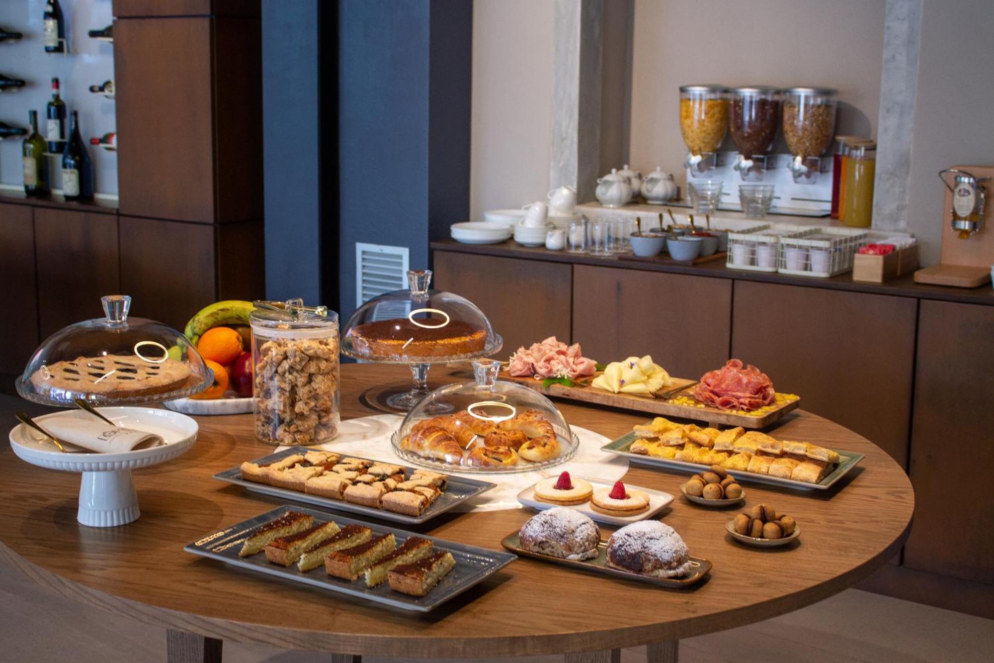 Doride Suites Boutique Hotel Marina Di Carrara Buitenkant foto