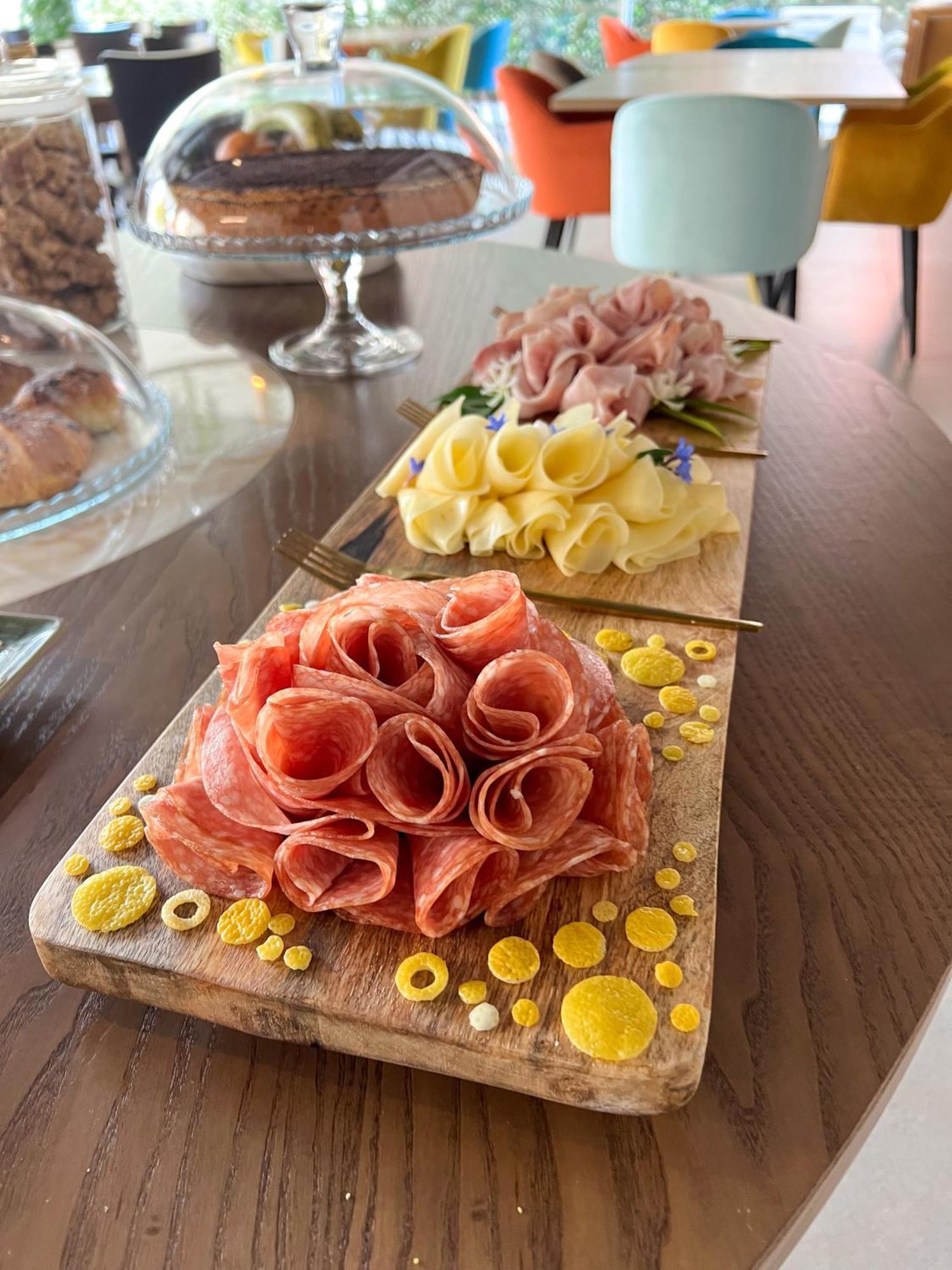 Doride Suites Boutique Hotel Marina Di Carrara Buitenkant foto