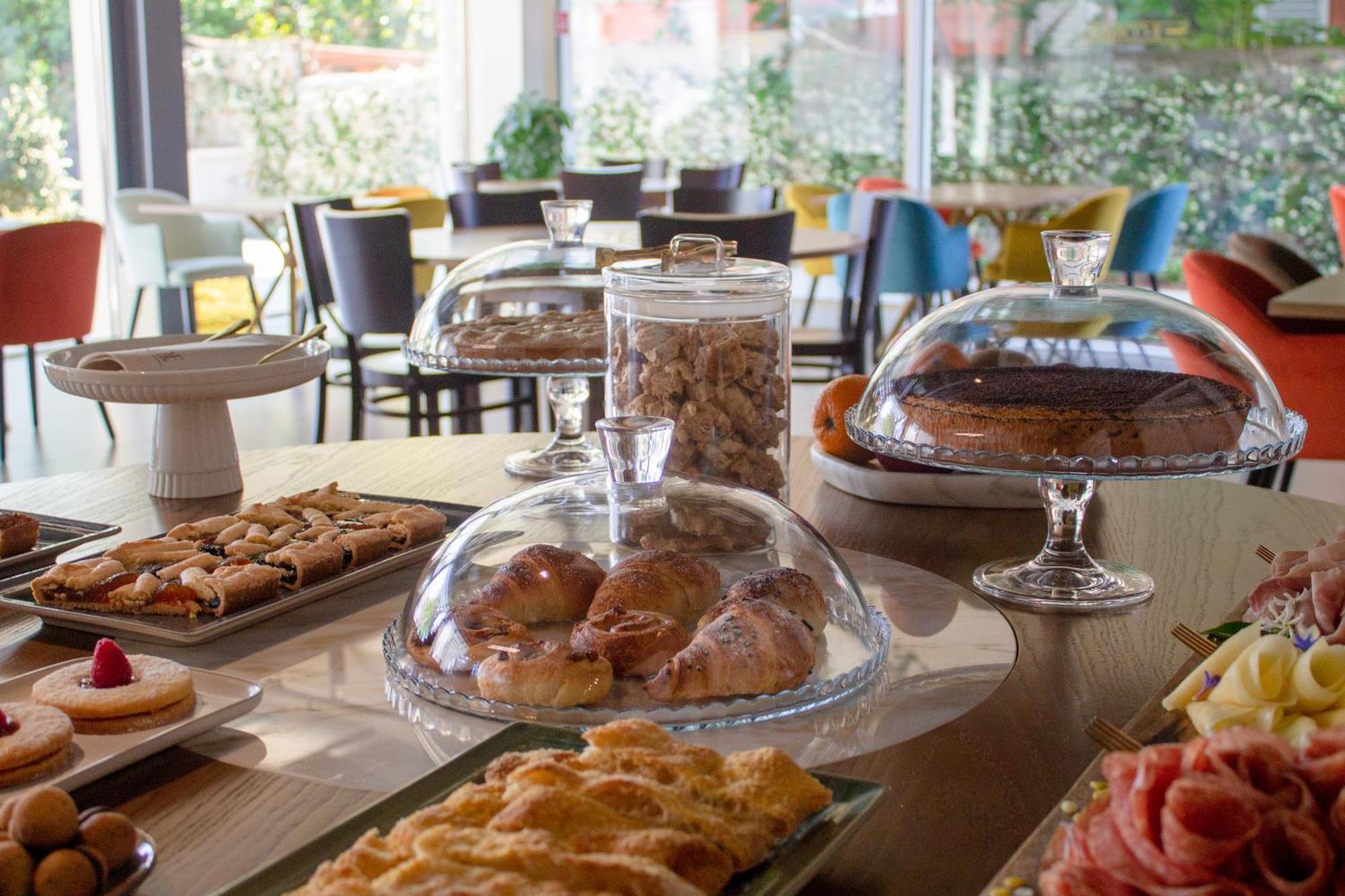 Doride Suites Boutique Hotel Marina Di Carrara Buitenkant foto