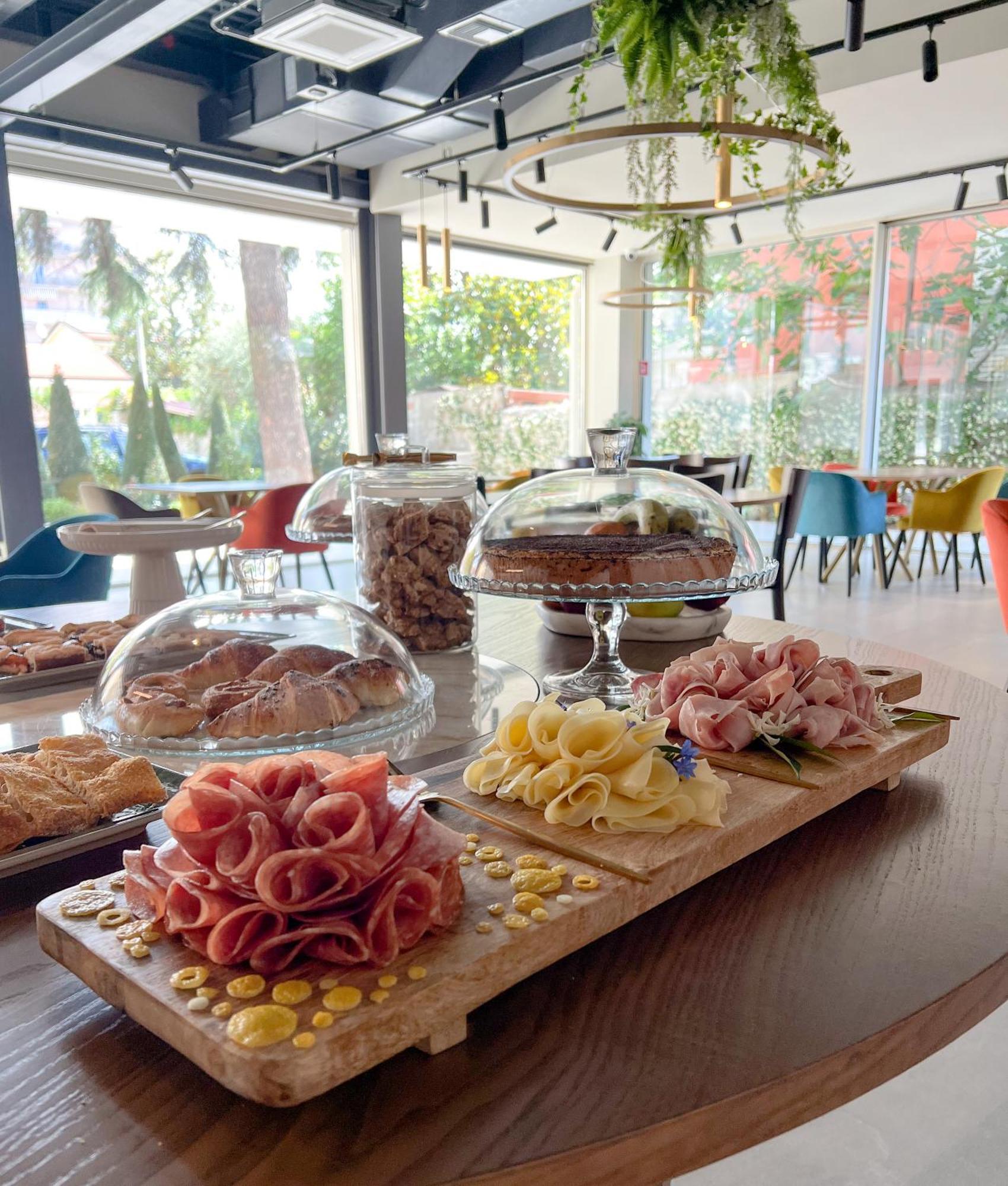 Doride Suites Boutique Hotel Marina Di Carrara Buitenkant foto