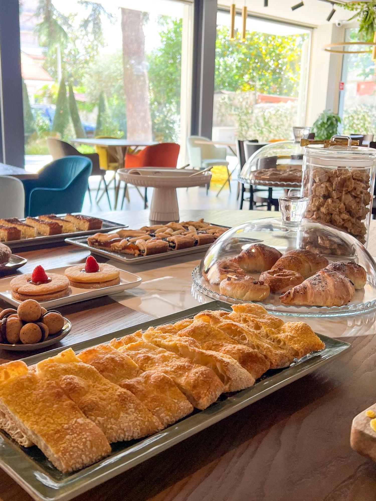 Doride Suites Boutique Hotel Marina Di Carrara Buitenkant foto